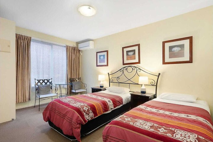 Room 17 of 37
