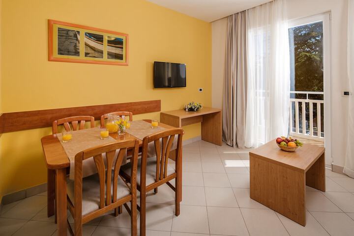 Room 18 of 36