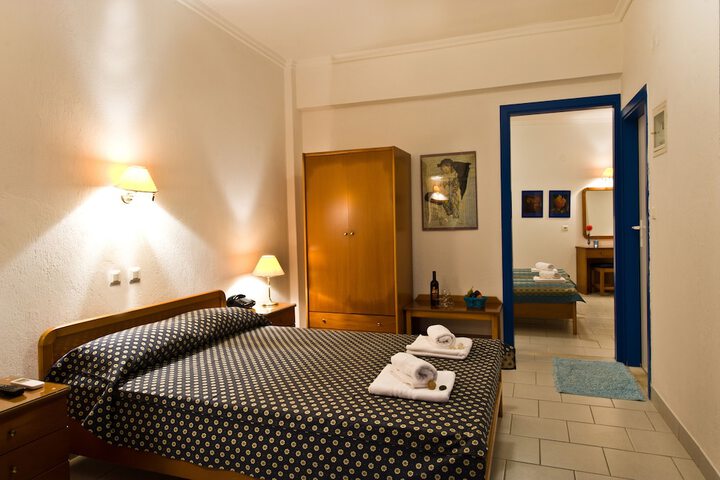 Room 8 of 37