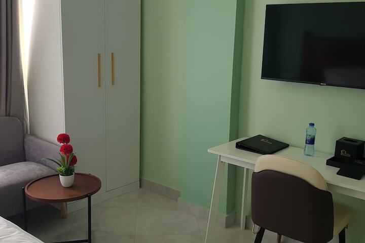Room 27 of 65