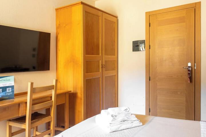 Room 12 of 42
