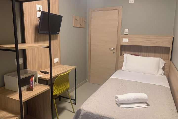 Room 28 of 42