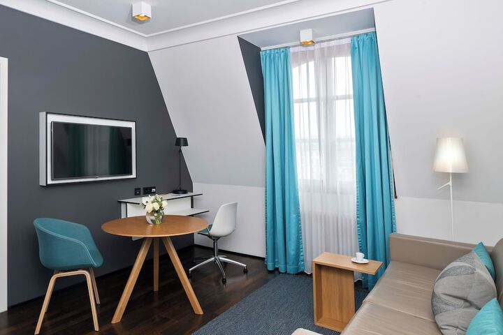 Room 35 of 63