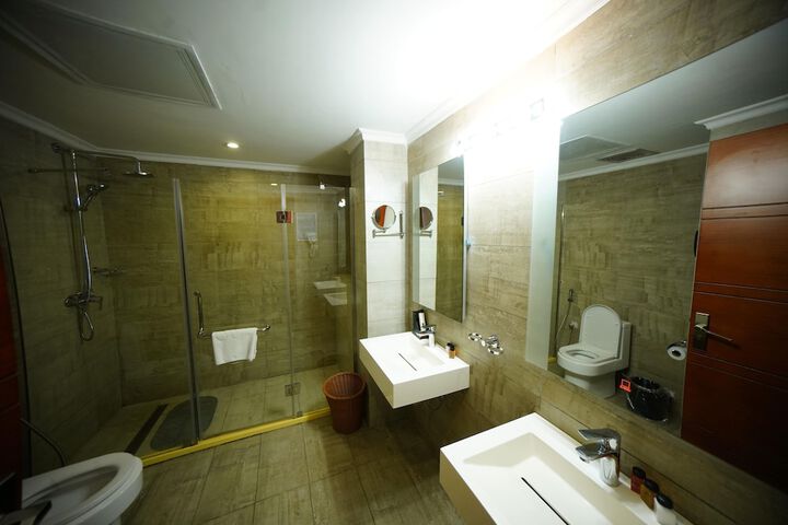 Room 80 of 163