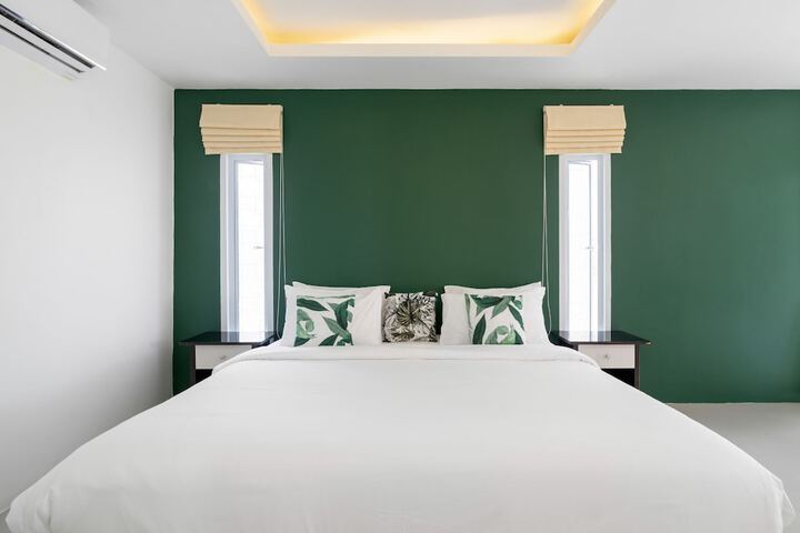 Room 12 of 94