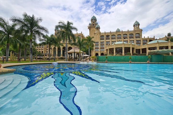 Pool Hotel