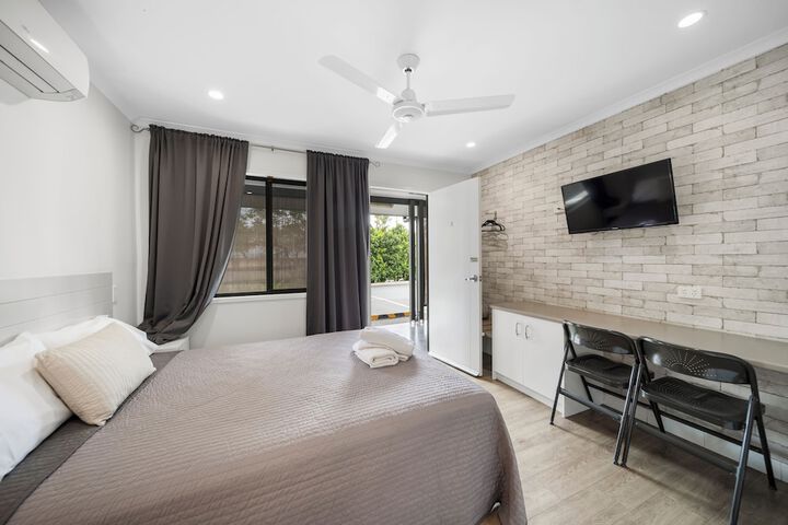 Room 5 of 27
