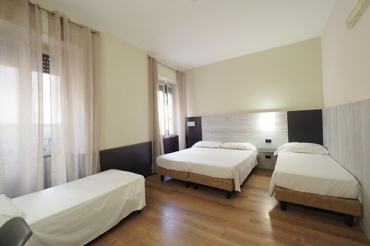 Room 43 of 114