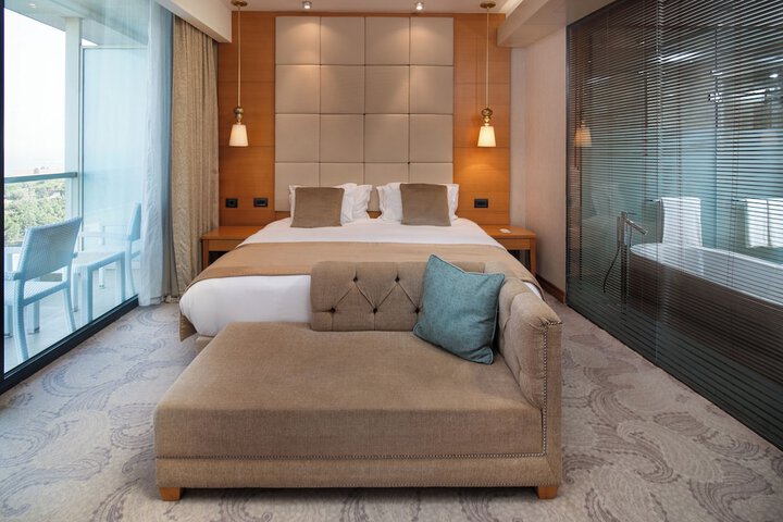 Room 26 of 86