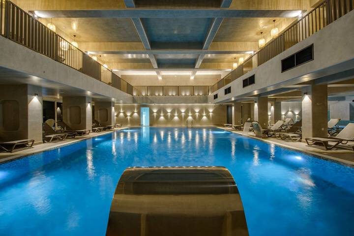 Pool 77 of 102