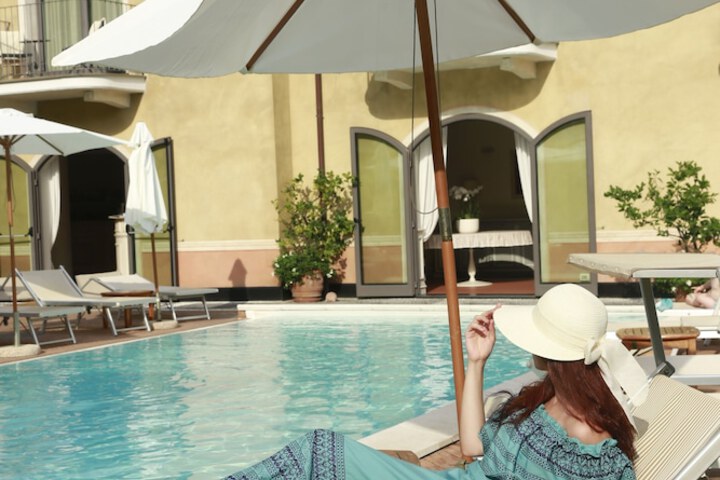 Hotel Pool