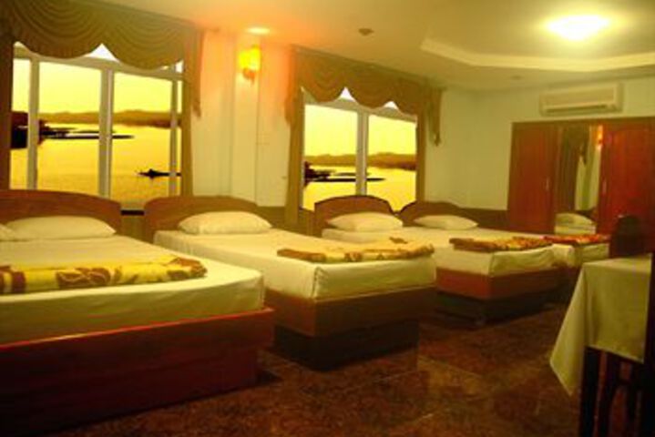 Room 8 of 10