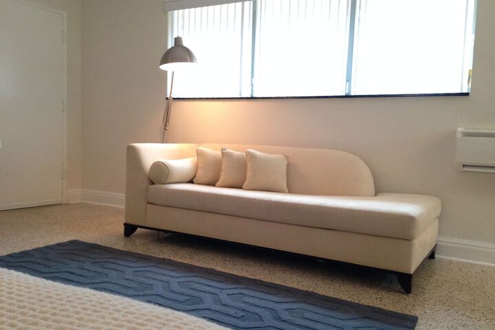 Room 27 of 120