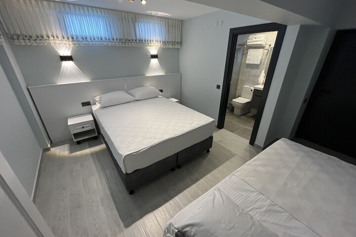 Room 12 of 46