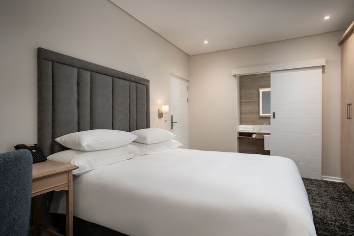 Room 14 of 76