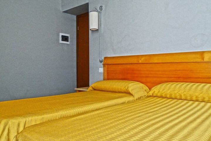 Room 18 of 30