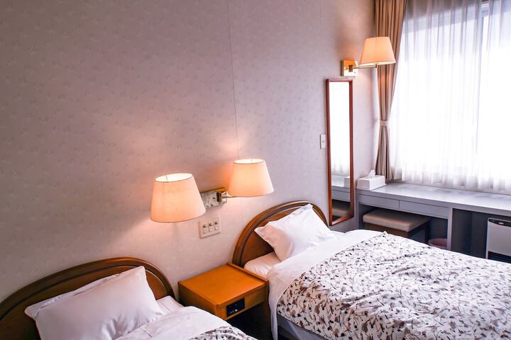 Room 13 of 79
