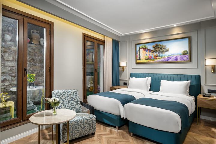 Room 4 of 30