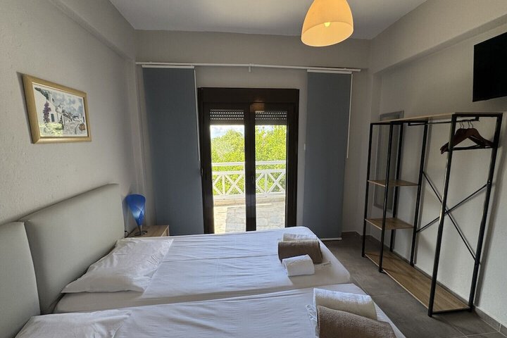Room 32 of 171