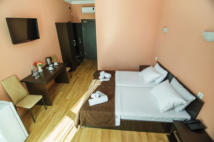 Room 5 of 48