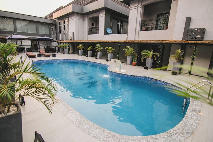 Pool 15 of 37