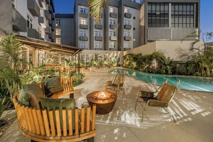 Hotel with Pool