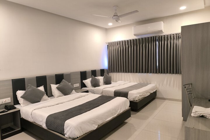 Room 8 of 14