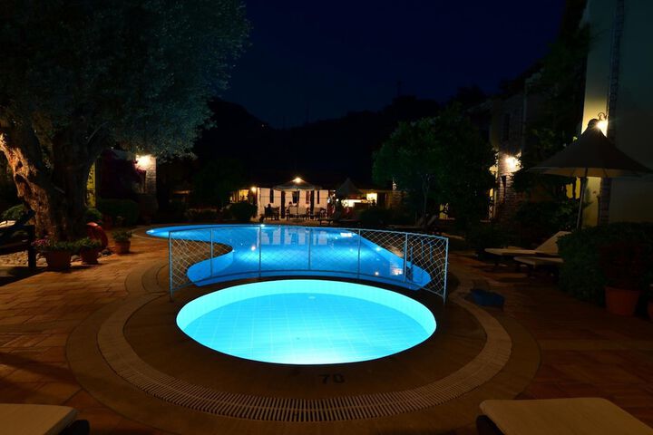 Pool Hotel