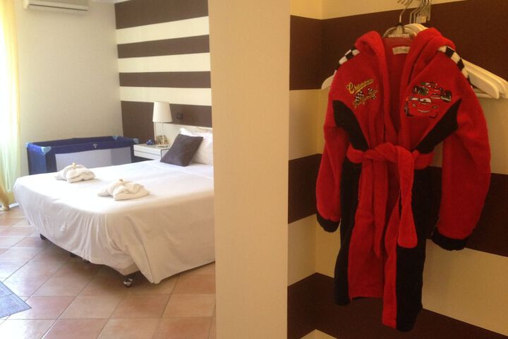 Room 12 of 61