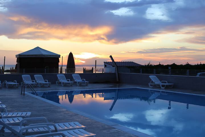 Pools & Facilities