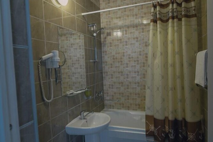 Room 19 of 28