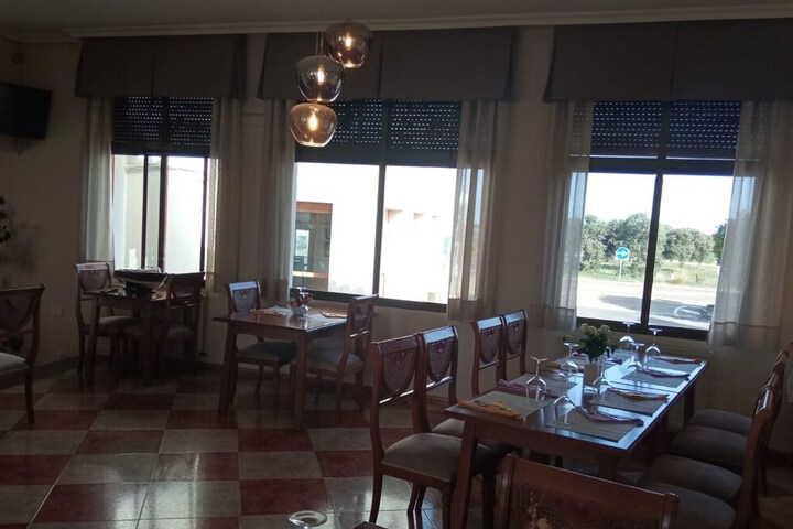 Dining 49 of 62