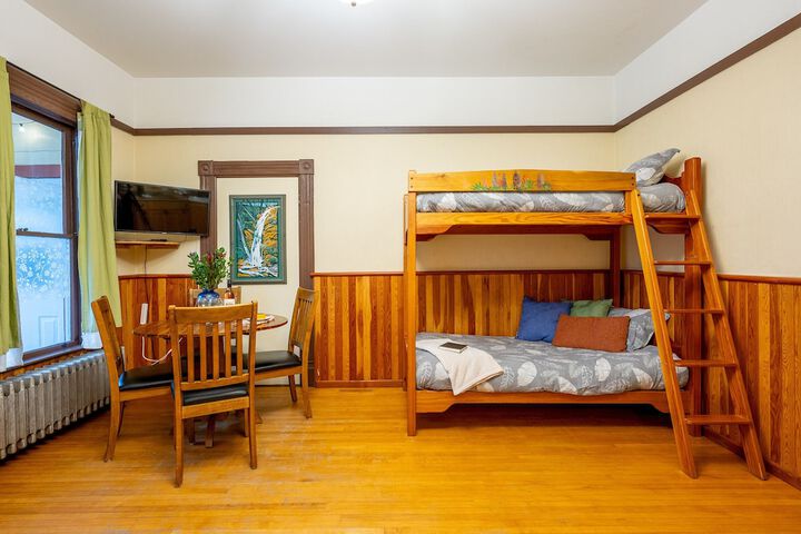 Room 36 of 60