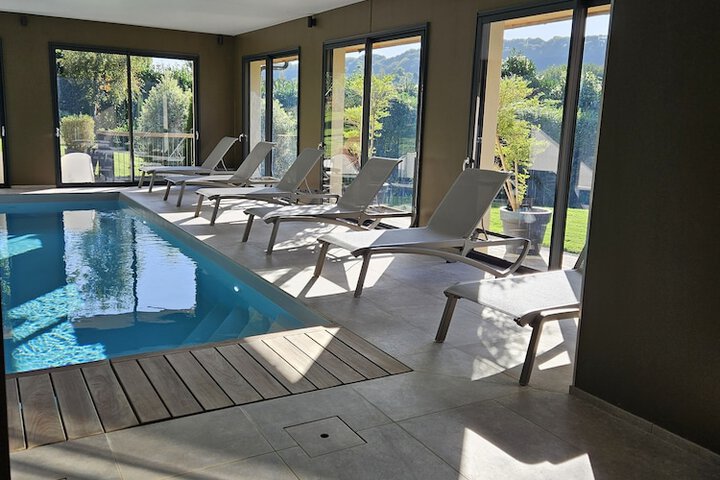 Pool 33 of 39