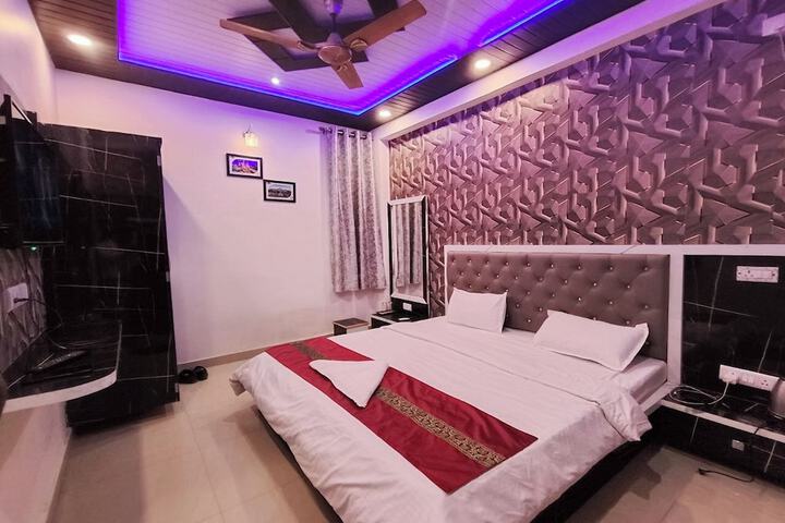 Room 17 of 26
