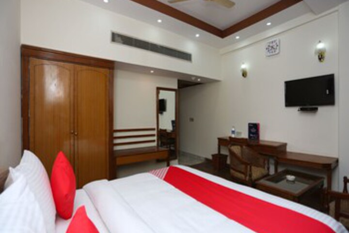 Room 37 of 39