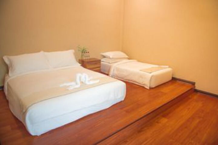 Room 6 of 15