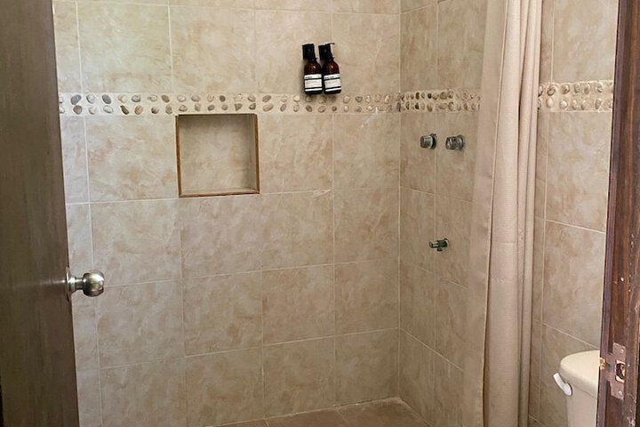 Room 17 of 34