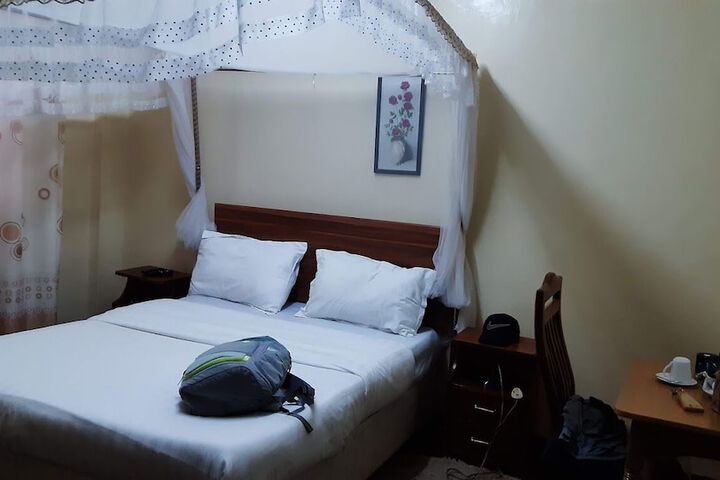 Room 2 of 43