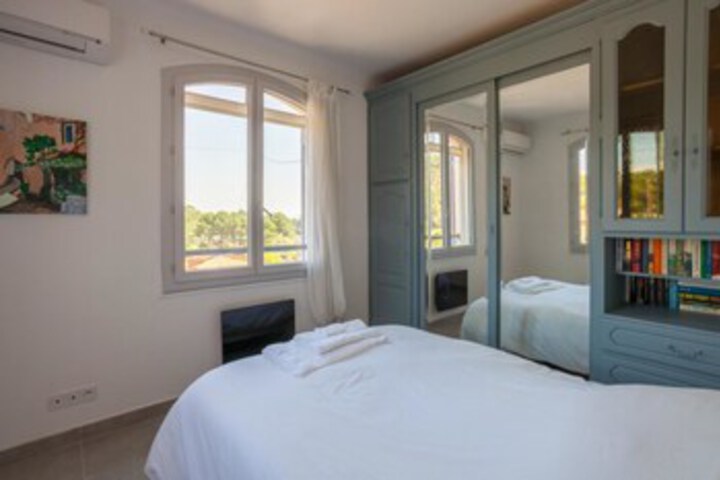Room 16 of 24