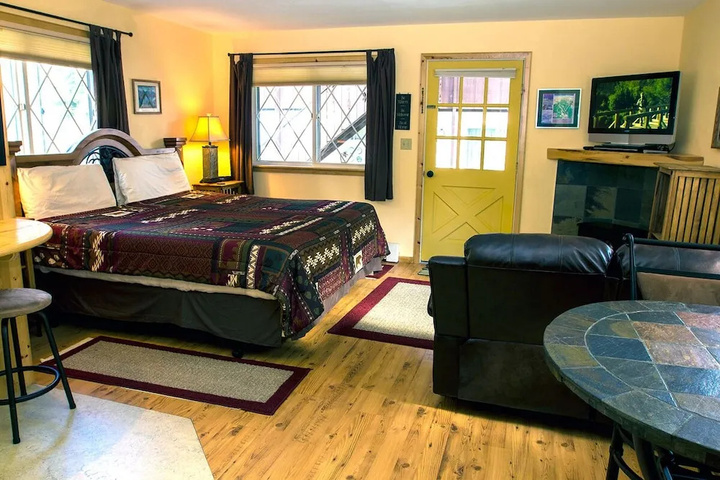 Room 2 of 9