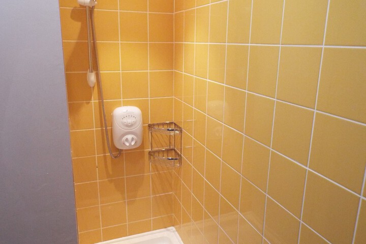 Room 25 of 34