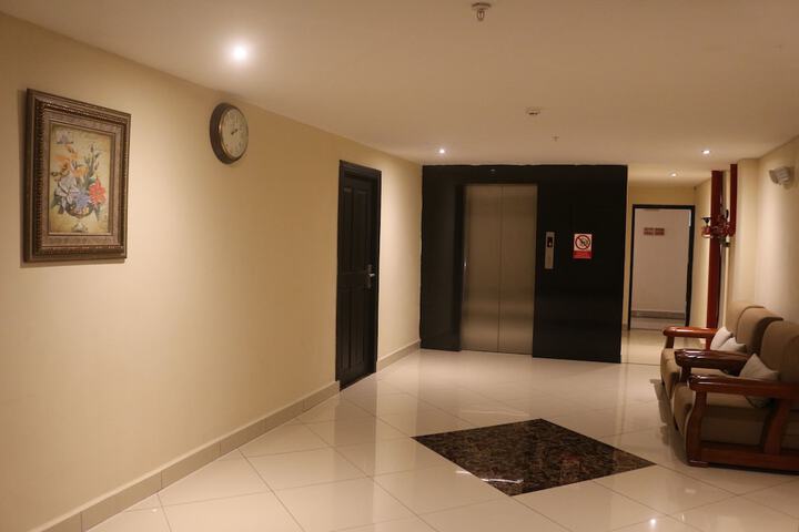 Ballroom/Hall 42 of 48