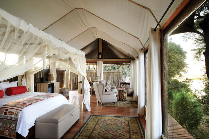 Room 4 of 7