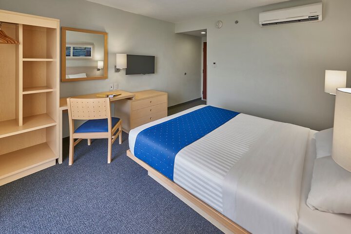 Room 17 of 52