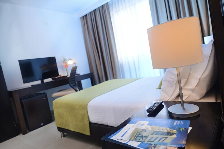 Room 5 of 15