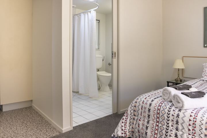 Room 17 of 49