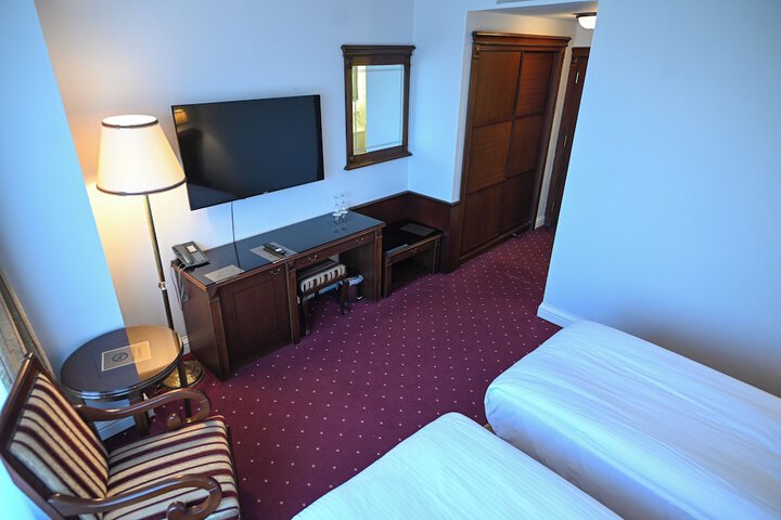 Room 26 of 84