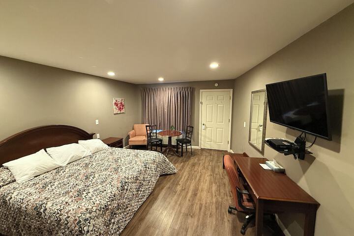 Room 22 of 65