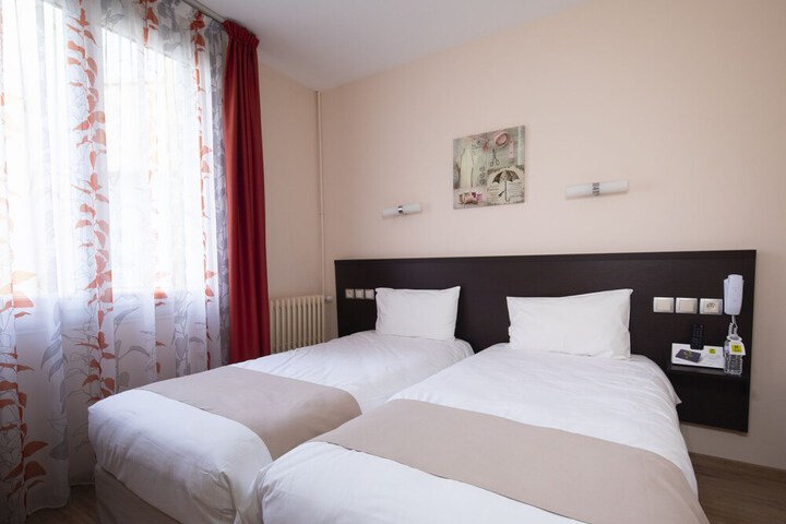 Room 14 of 80